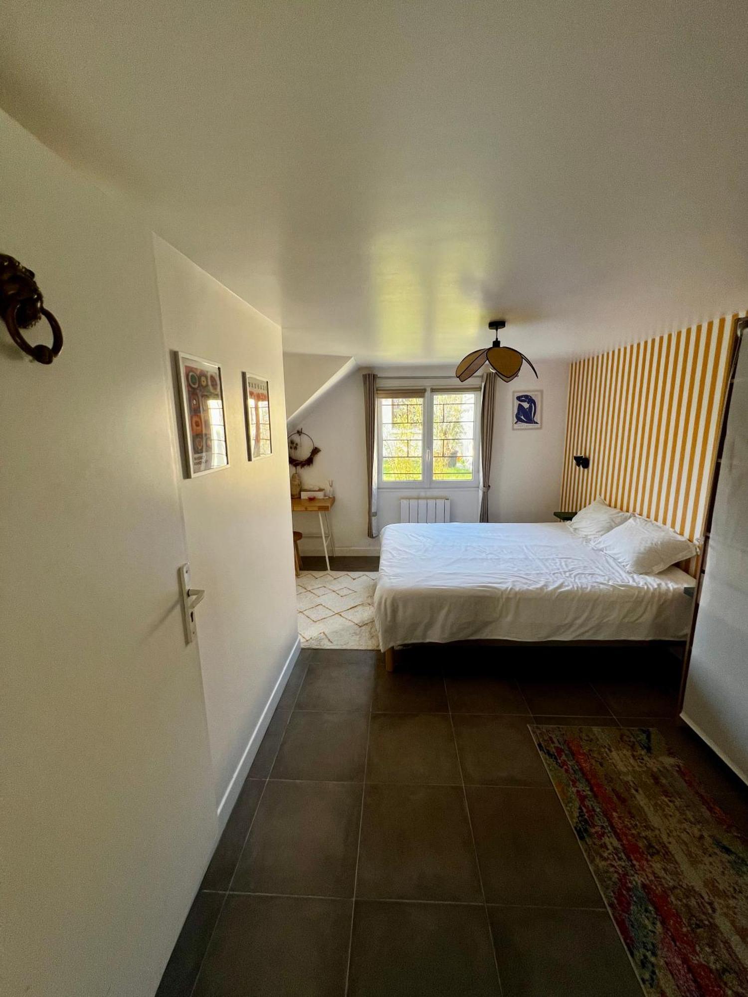 Chambre Dans Maison Meuliere Avec Jardin Chelles  Exterior photo